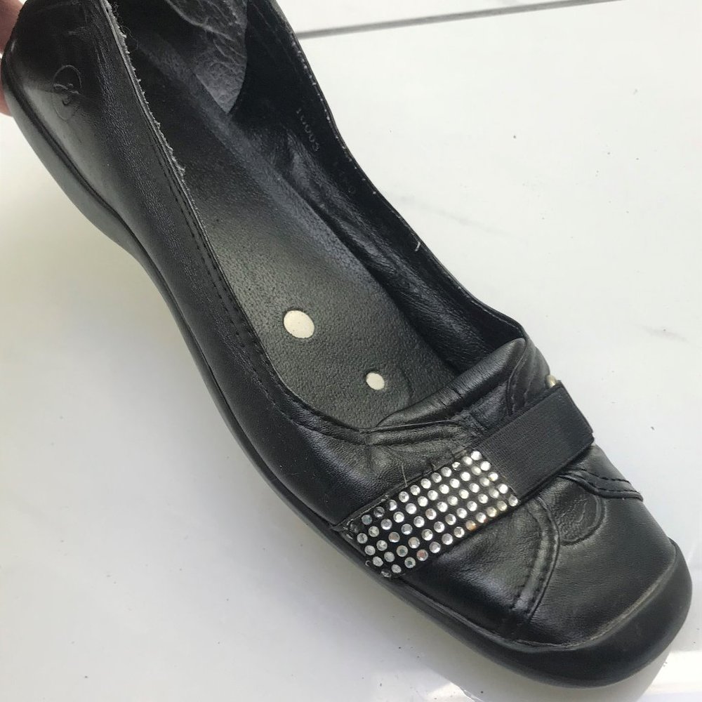 Bronx genuine leather rhinestone detail flats